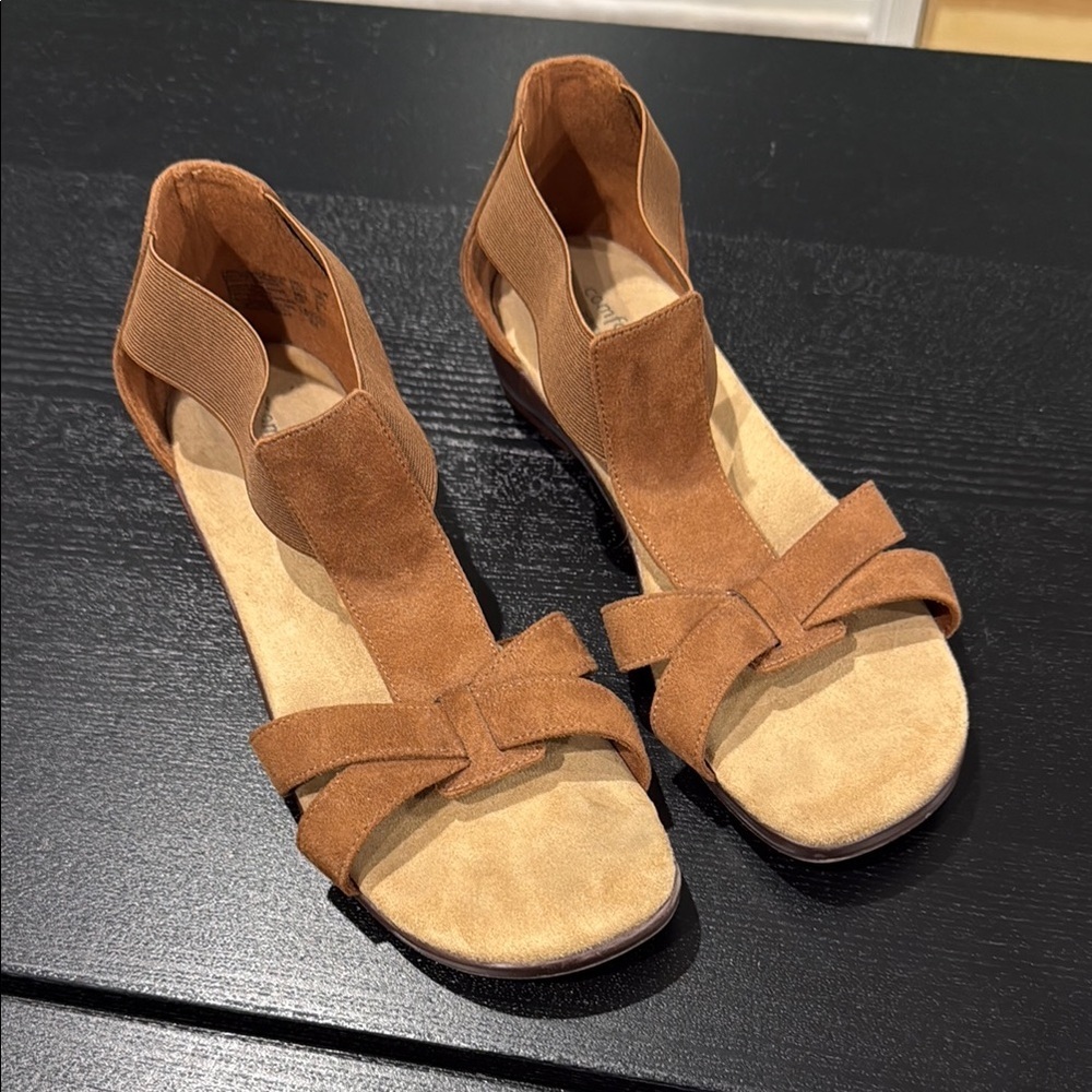 Comfort Plus by Predictions Brown Faux Suede Sandal - Size 7.5